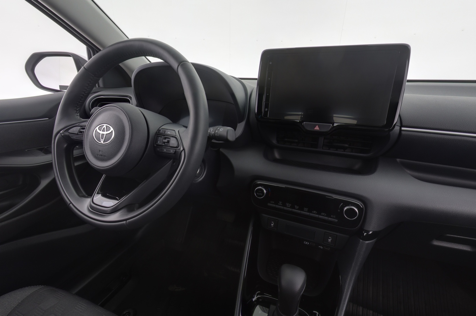 TOYOTA YARIS 2025