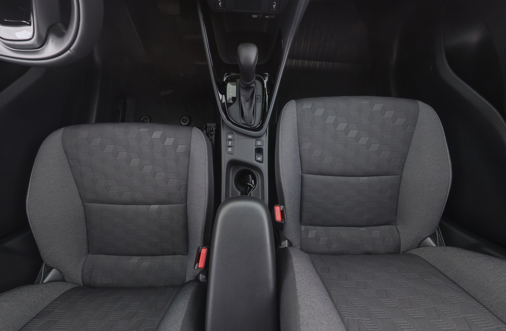 TOYOTA YARIS 2025