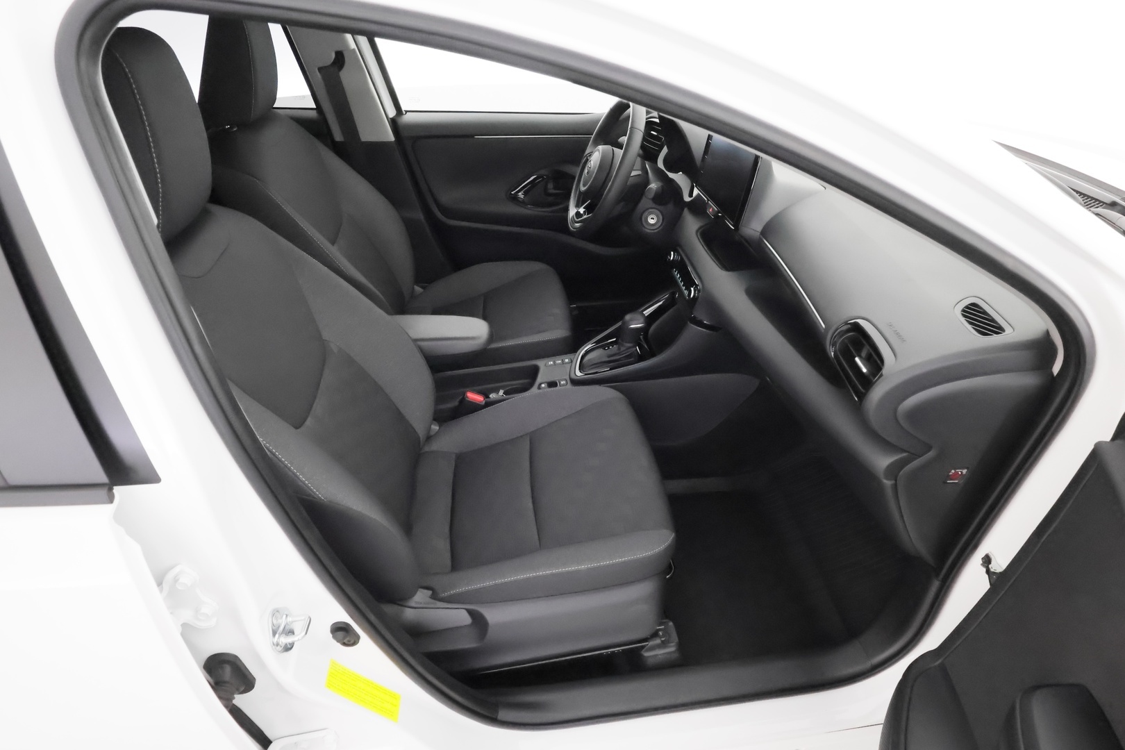 TOYOTA YARIS 2025