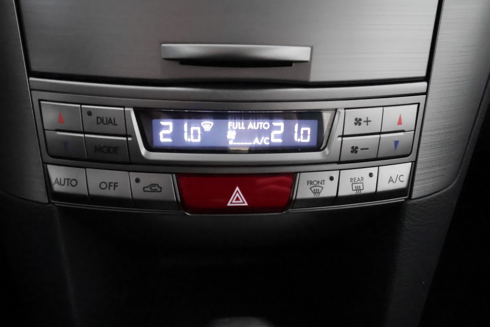 SUBARU Outback 2010
