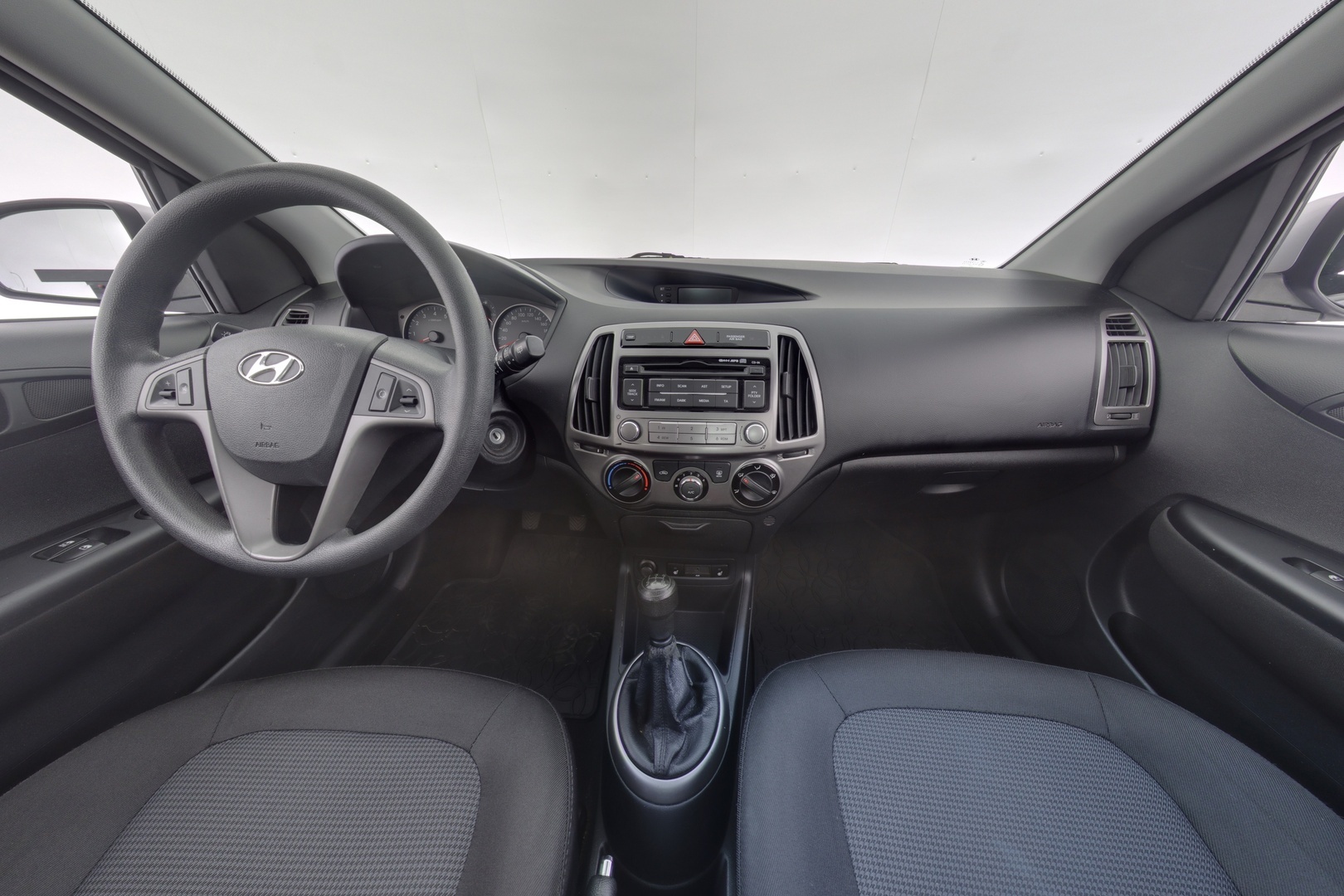 HYUNDAI i20 5d 2013