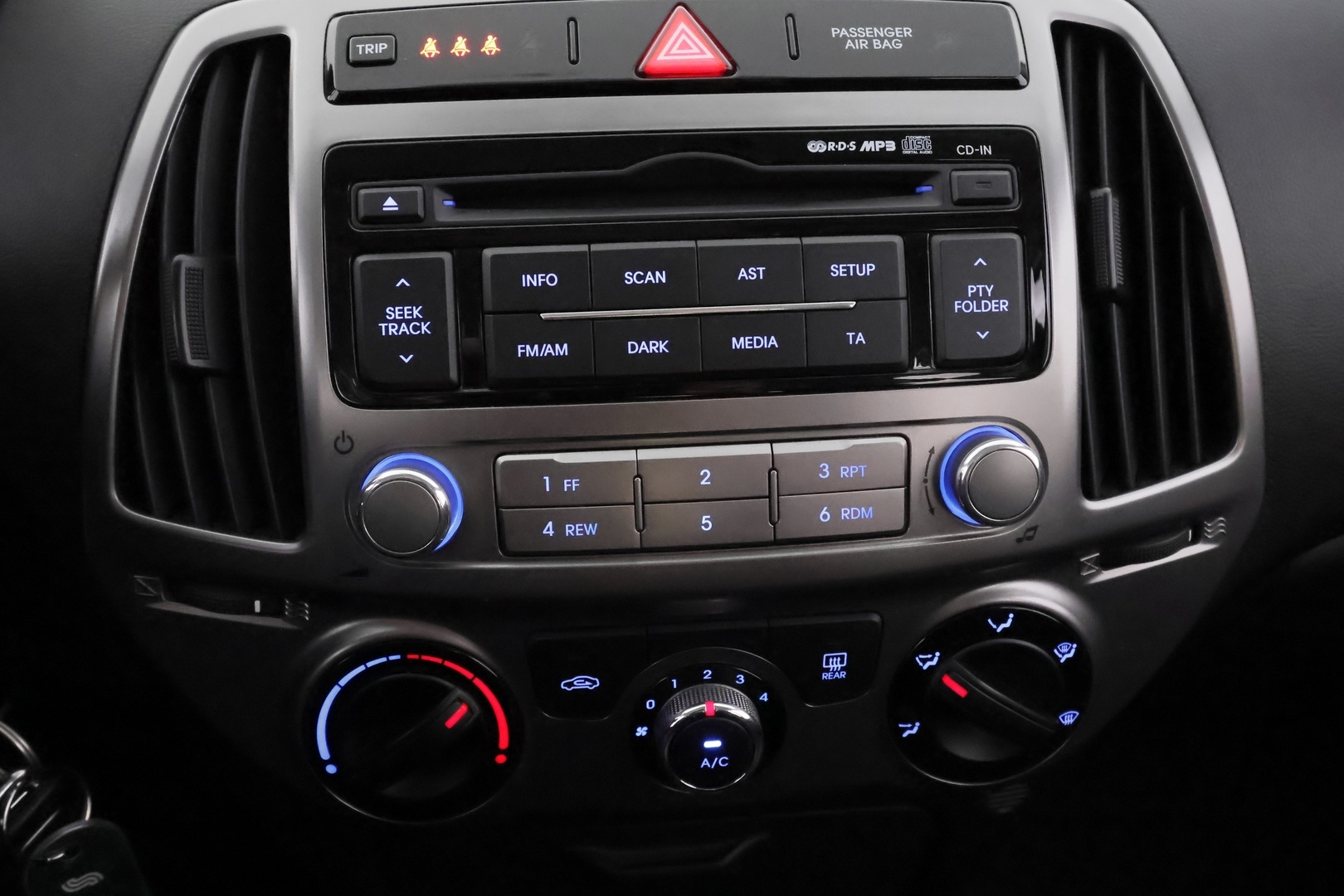 HYUNDAI i20 5d 2013