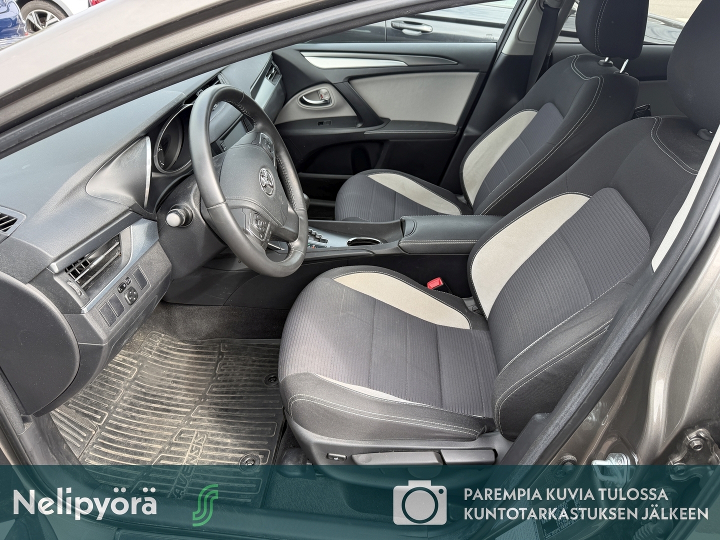 TOYOTA Avensis 2017