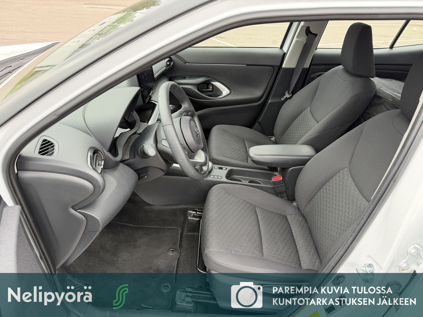 TOYOTA Yaris Cross 2025