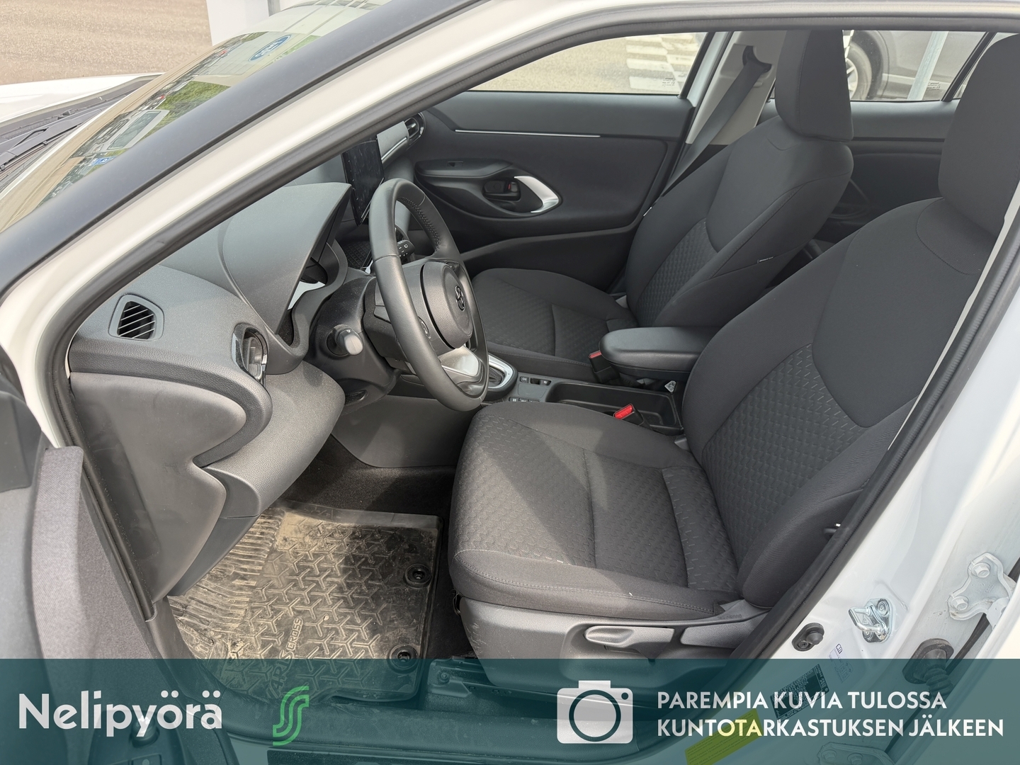 TOYOTA Yaris Cross 2025