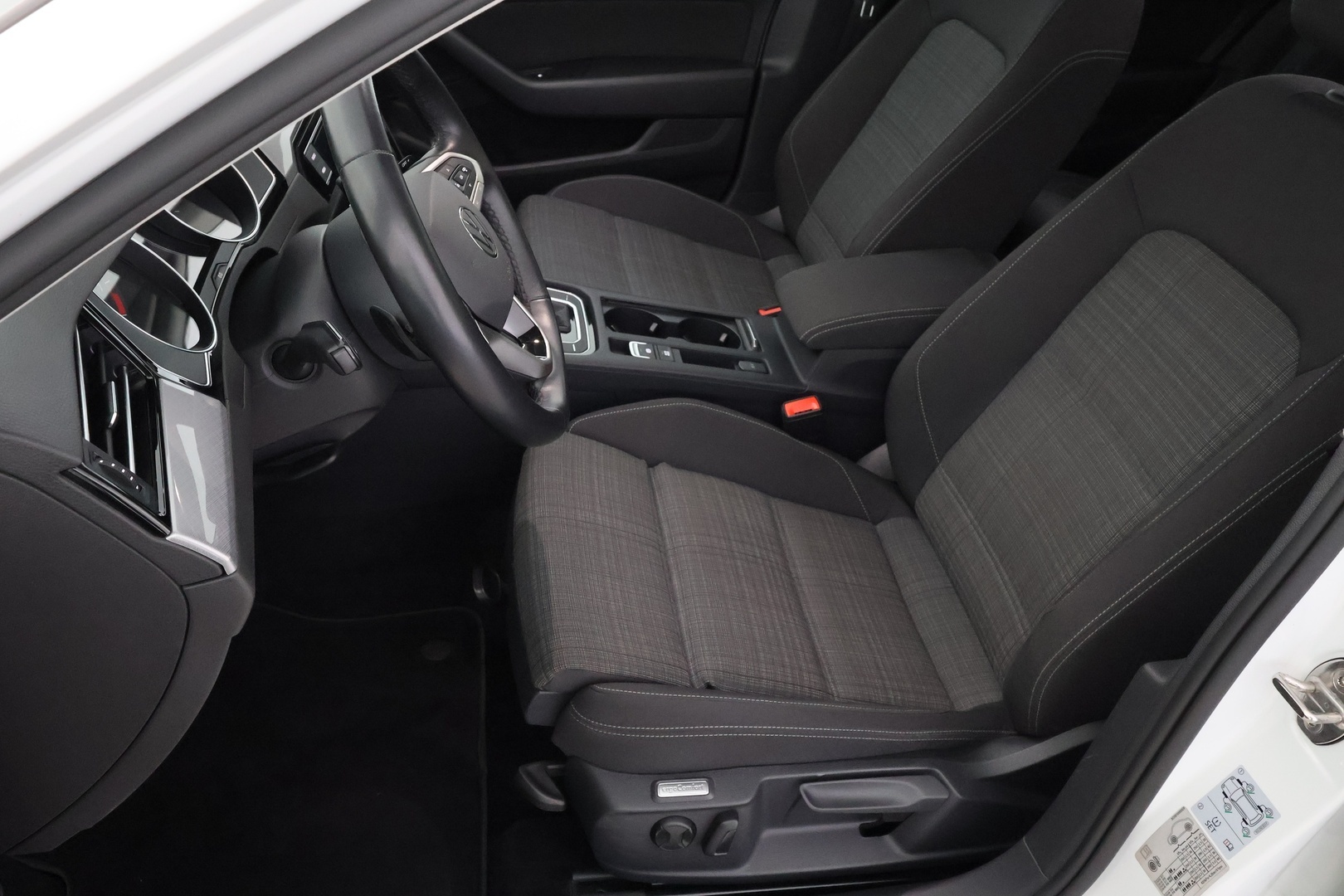 VOLKSWAGEN Passat 2022