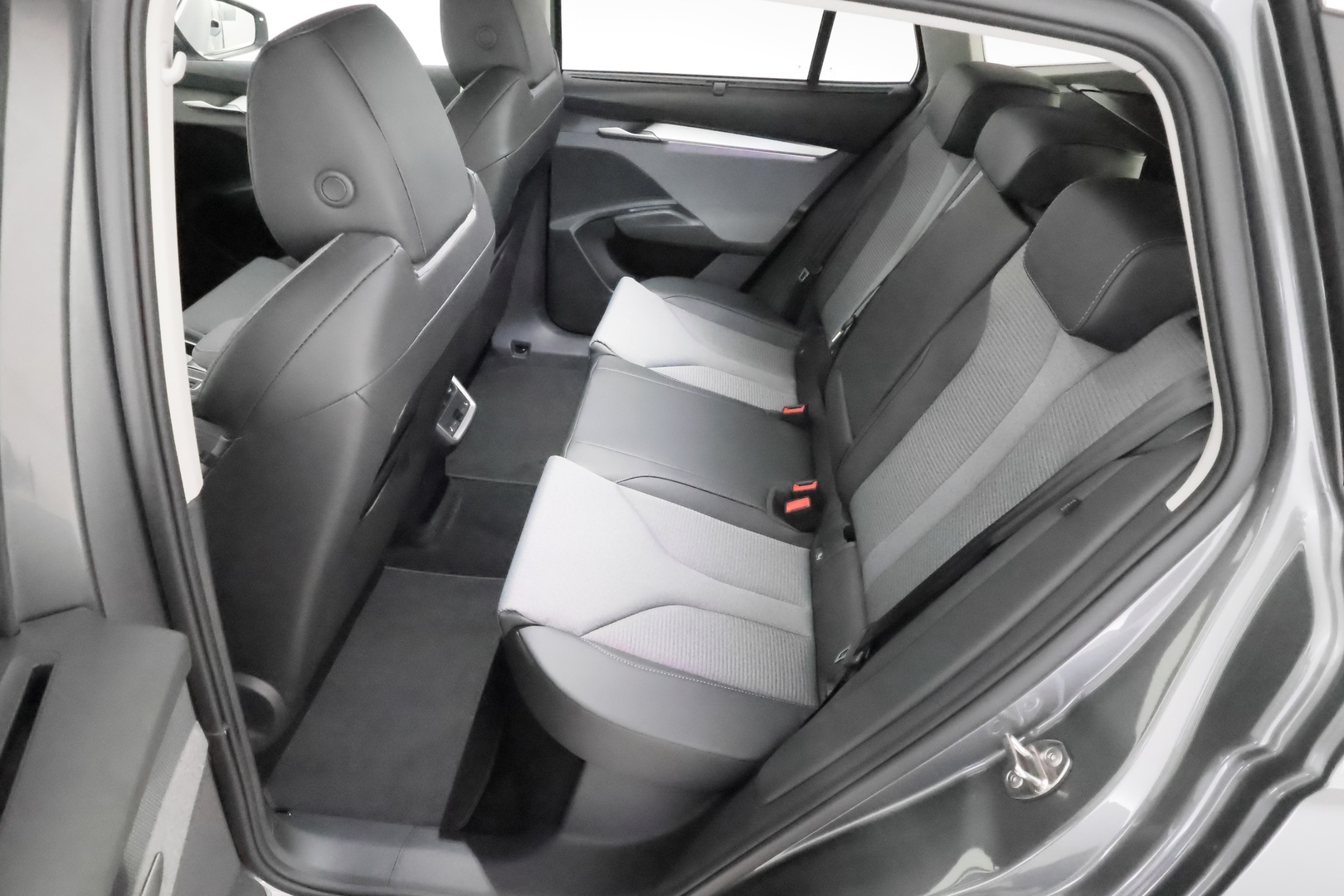 SKODA Enyaq 2026