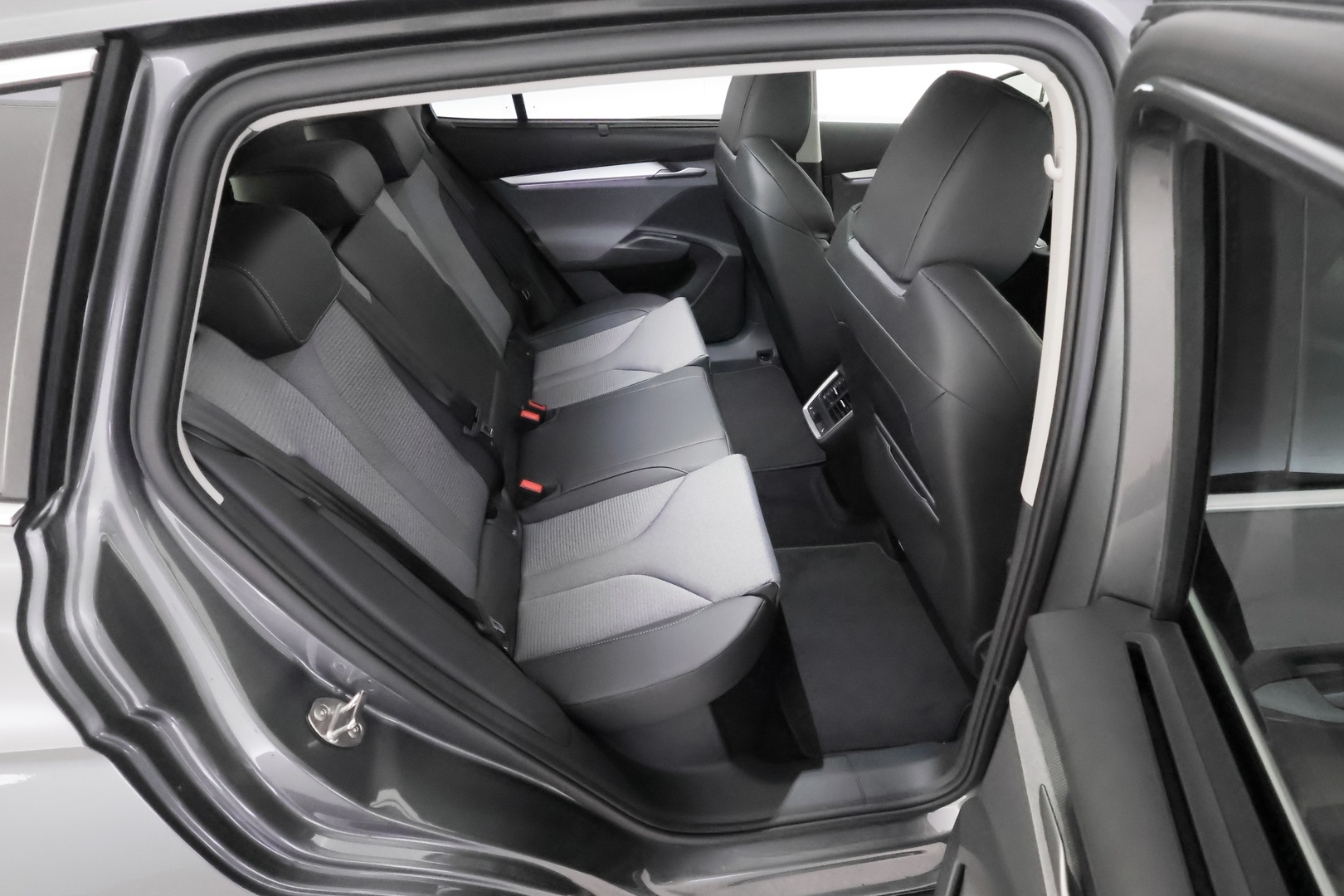 SKODA Enyaq 2026