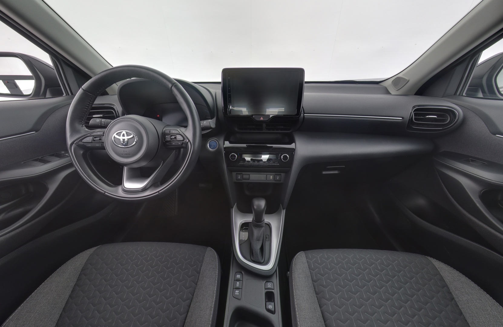 TOYOTA Yaris Cross 2024