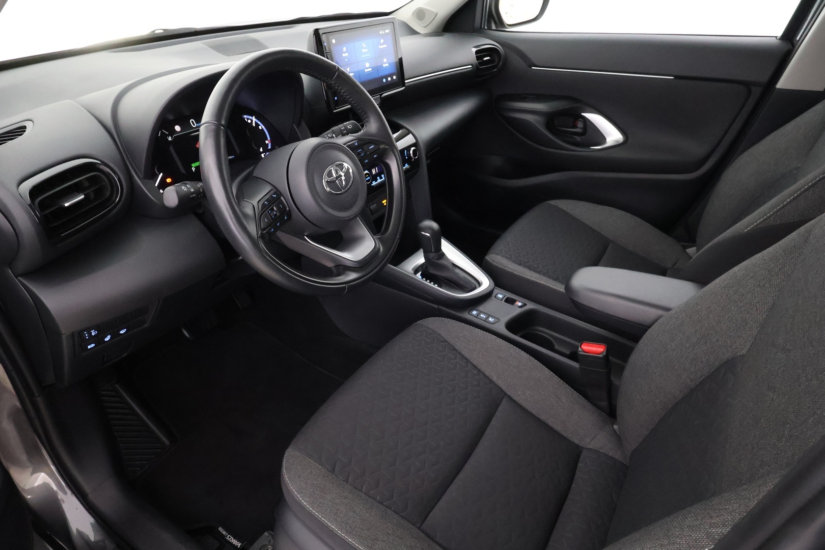 TOYOTA Yaris Cross 2024