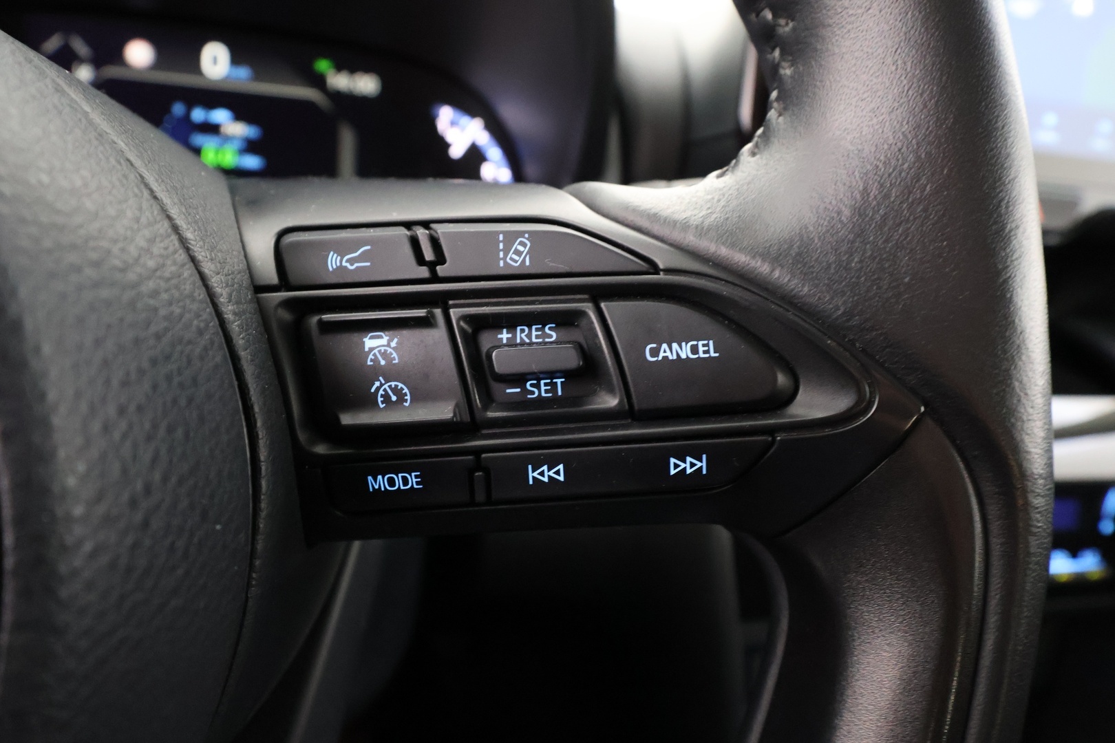 TOYOTA Yaris Cross 2024