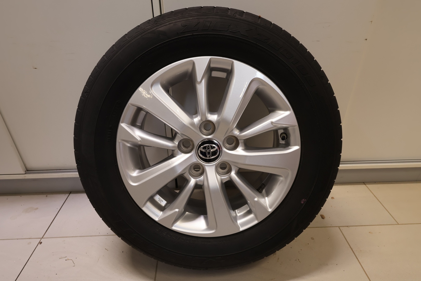 TOYOTA Yaris Cross 2024