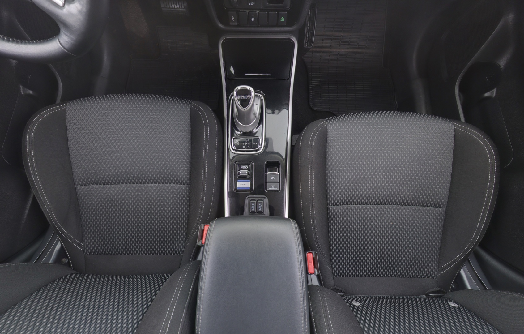 MITSUBISHI Outlander PHEV 2020