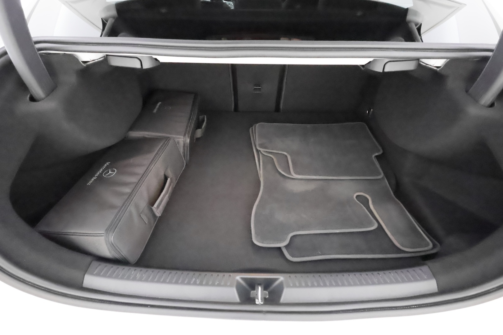 MERCEDES-BENZ A 2022