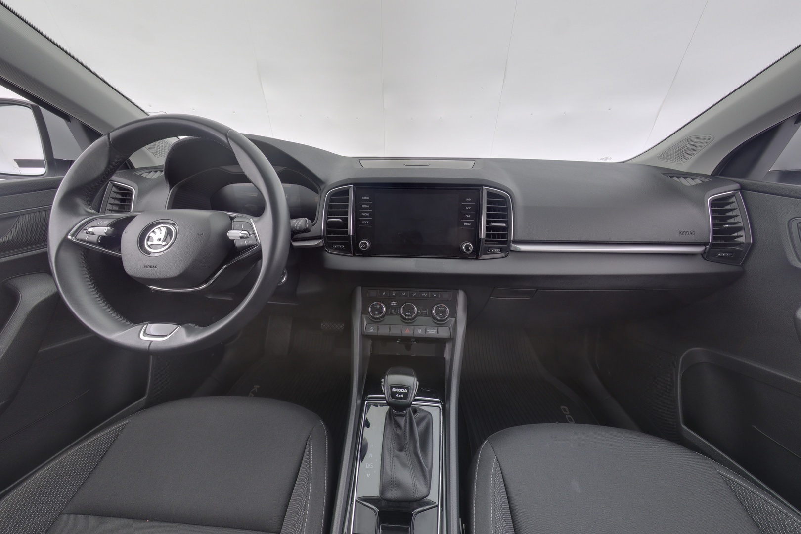 SKODA Karoq 2023