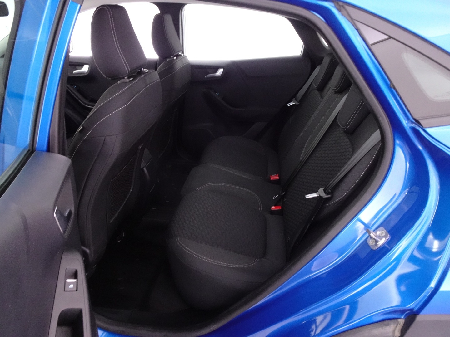 FORD Puma 13
