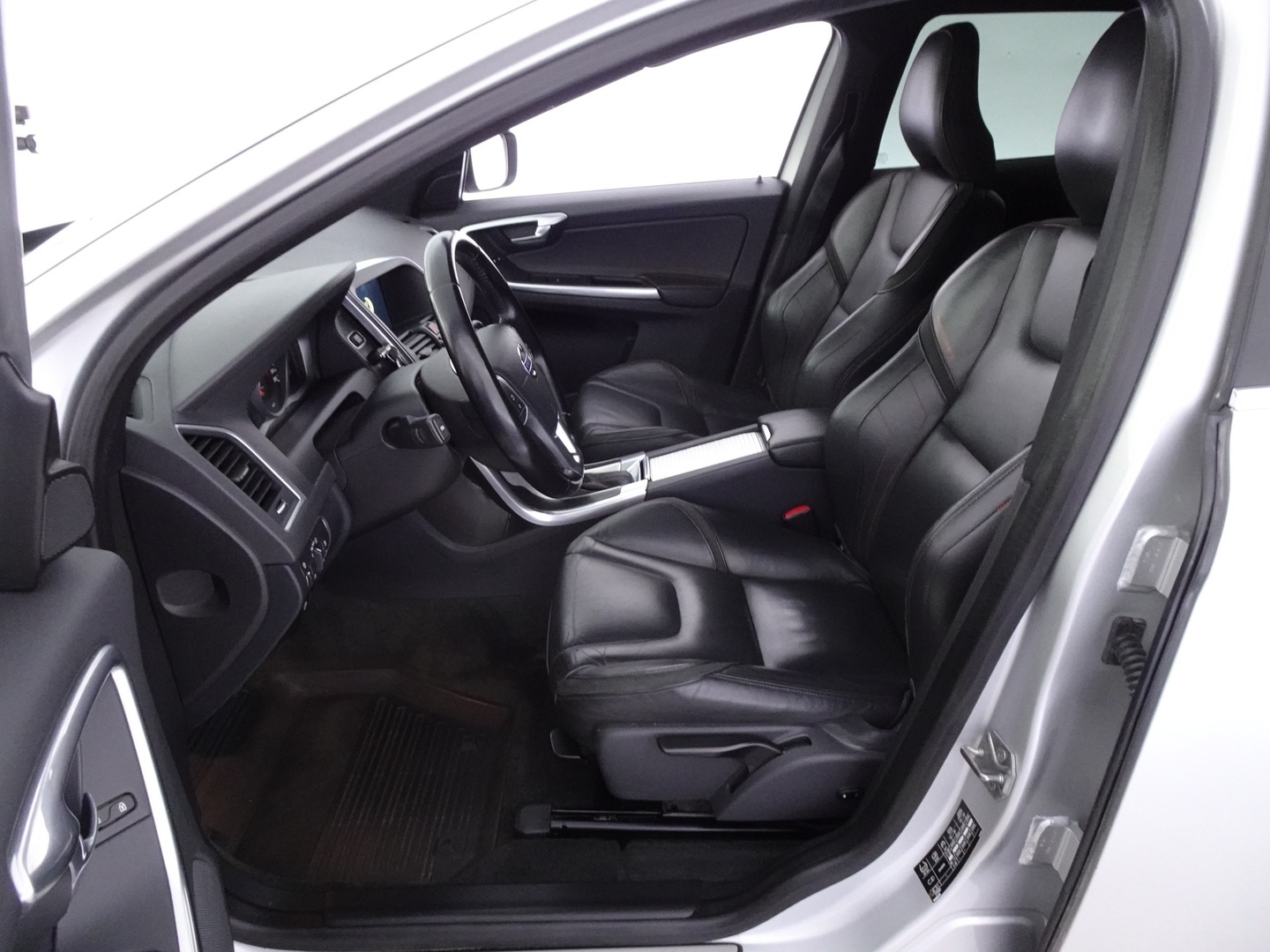 VOLVO XC60 11