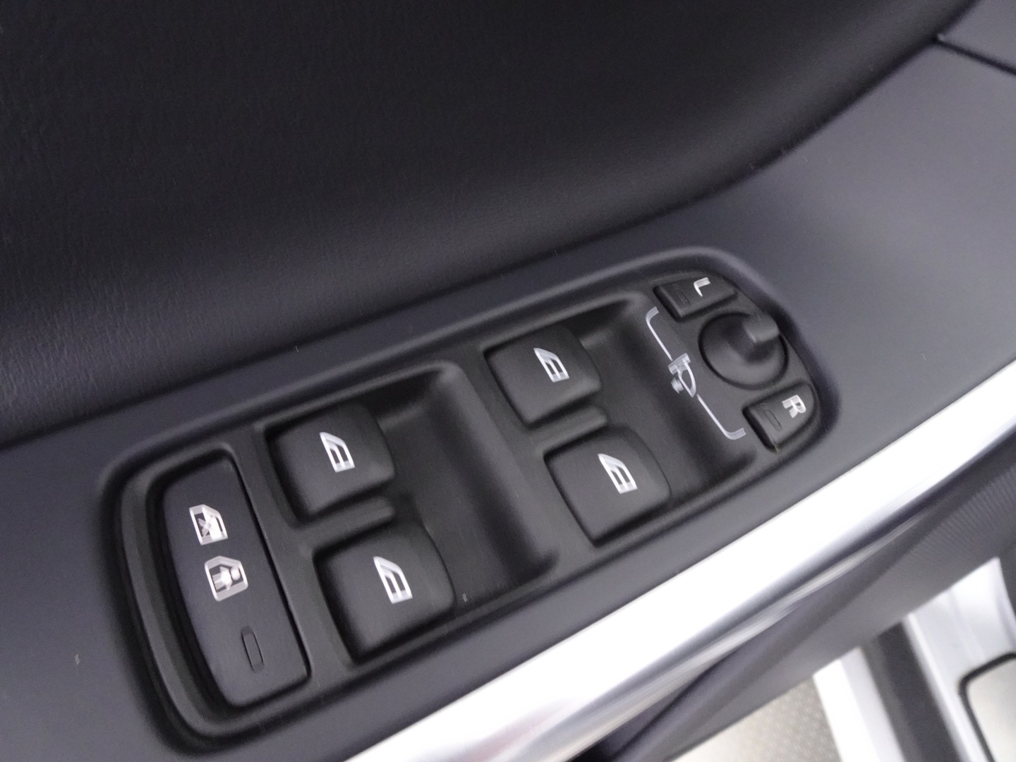 VOLVO XC60 19