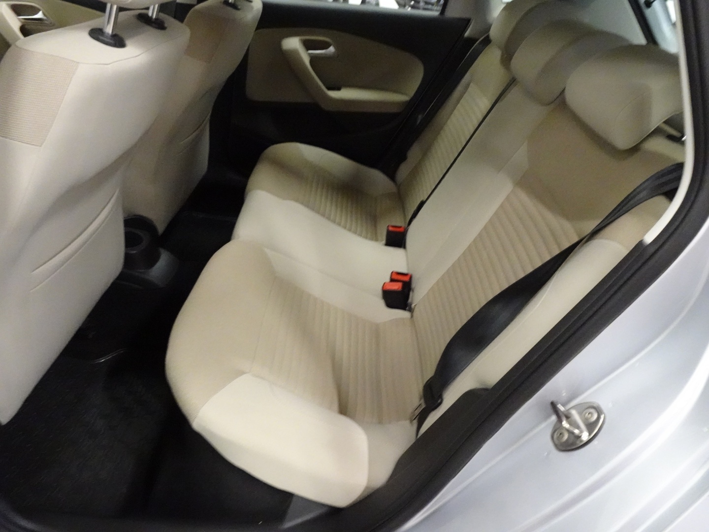 VOLKSWAGEN Polo 2011