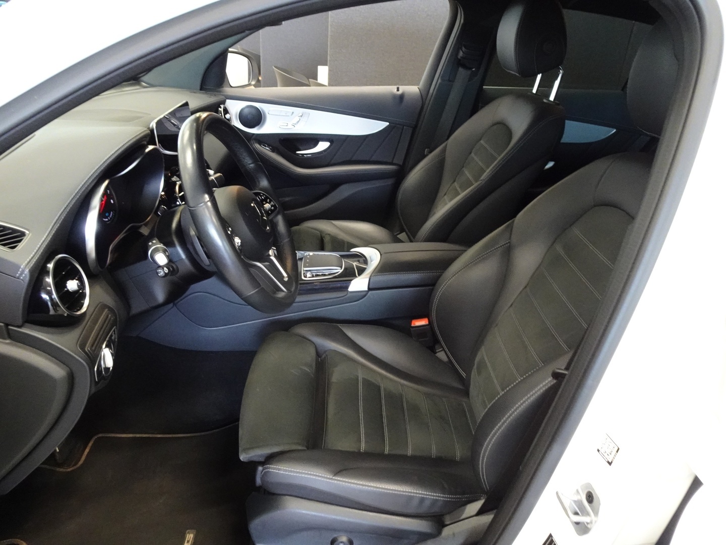 MERCEDES-BENZ GLC 2022