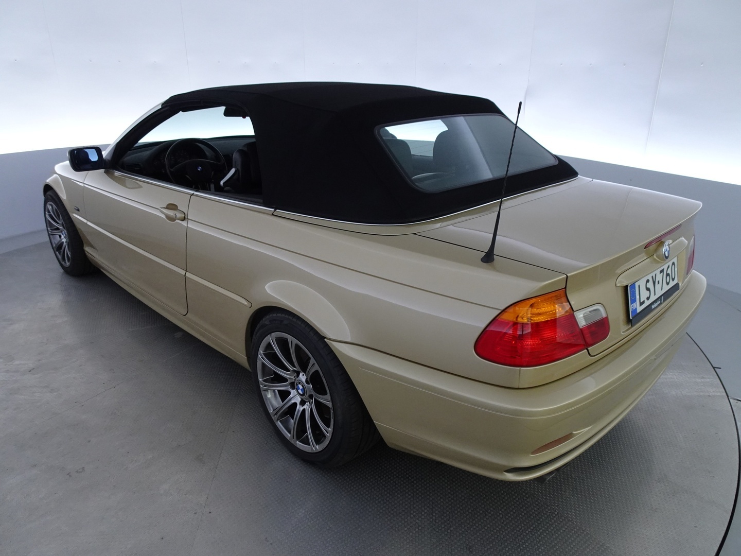 BMW 323 2000