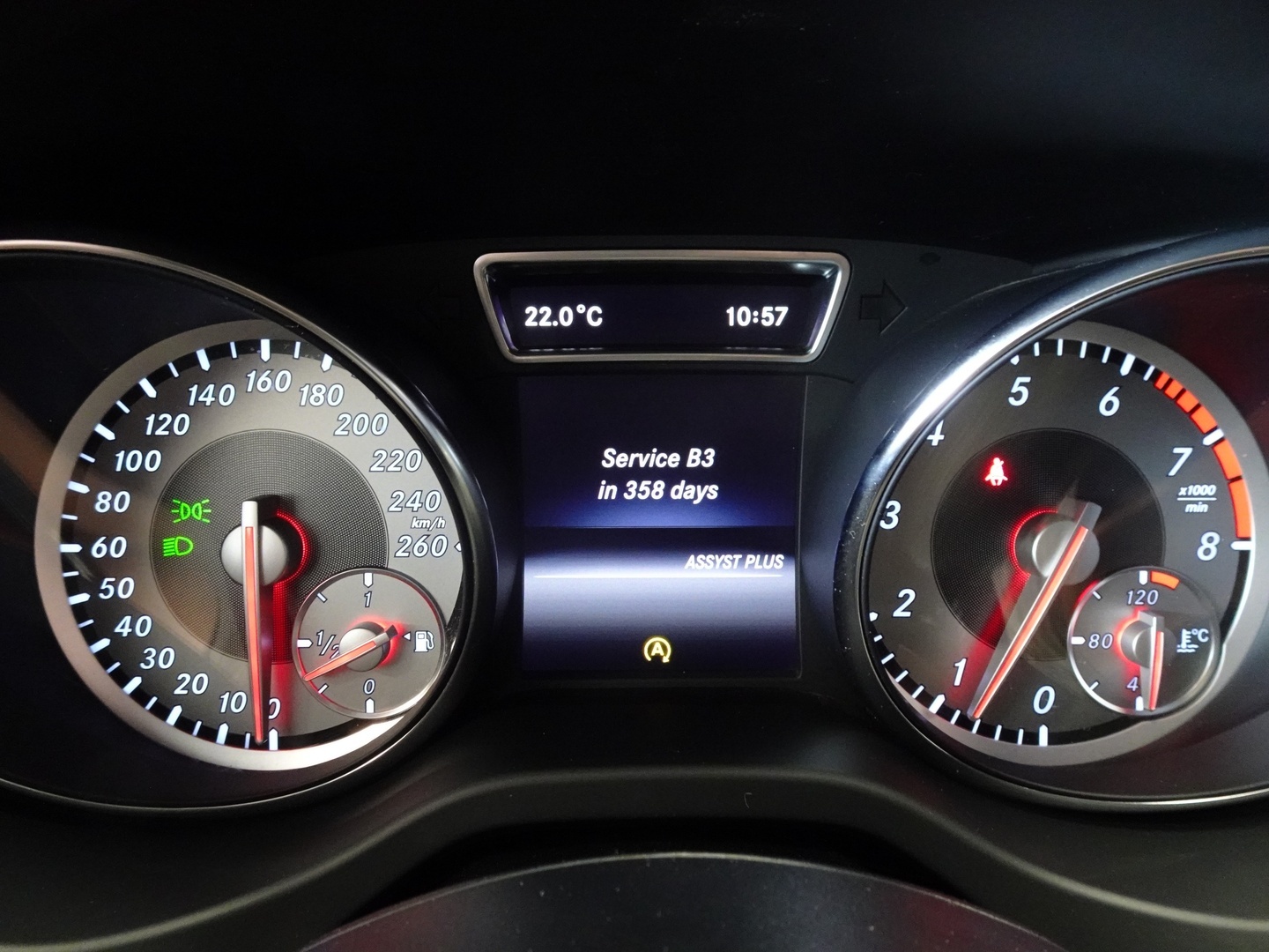 MERCEDES-BENZ CLA 10