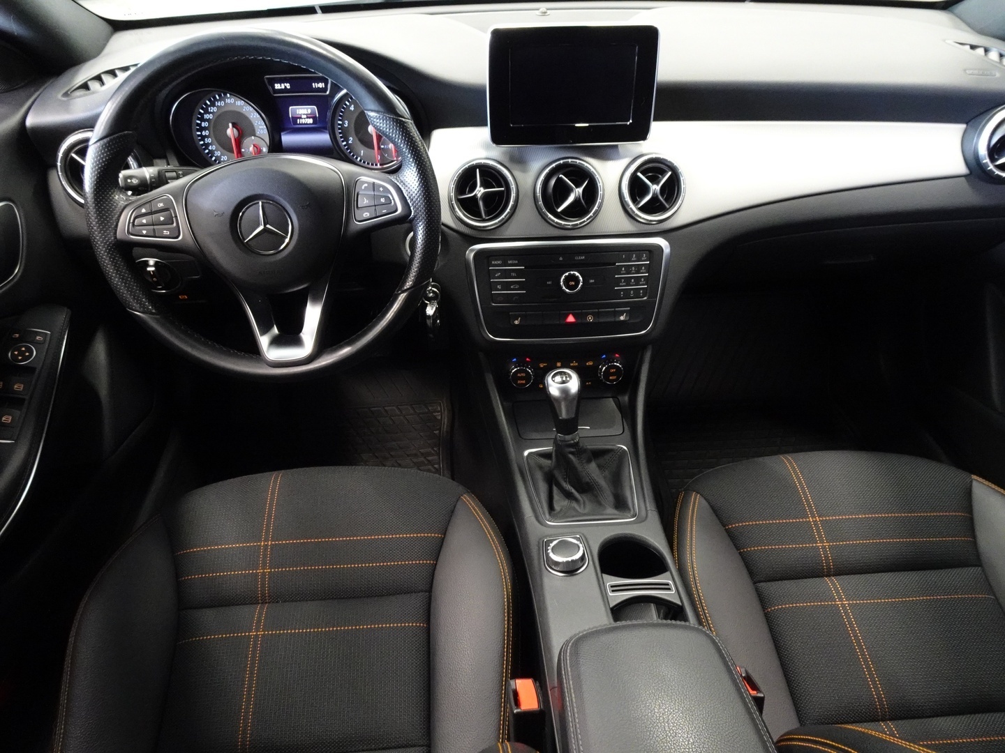 MERCEDES-BENZ CLA 18