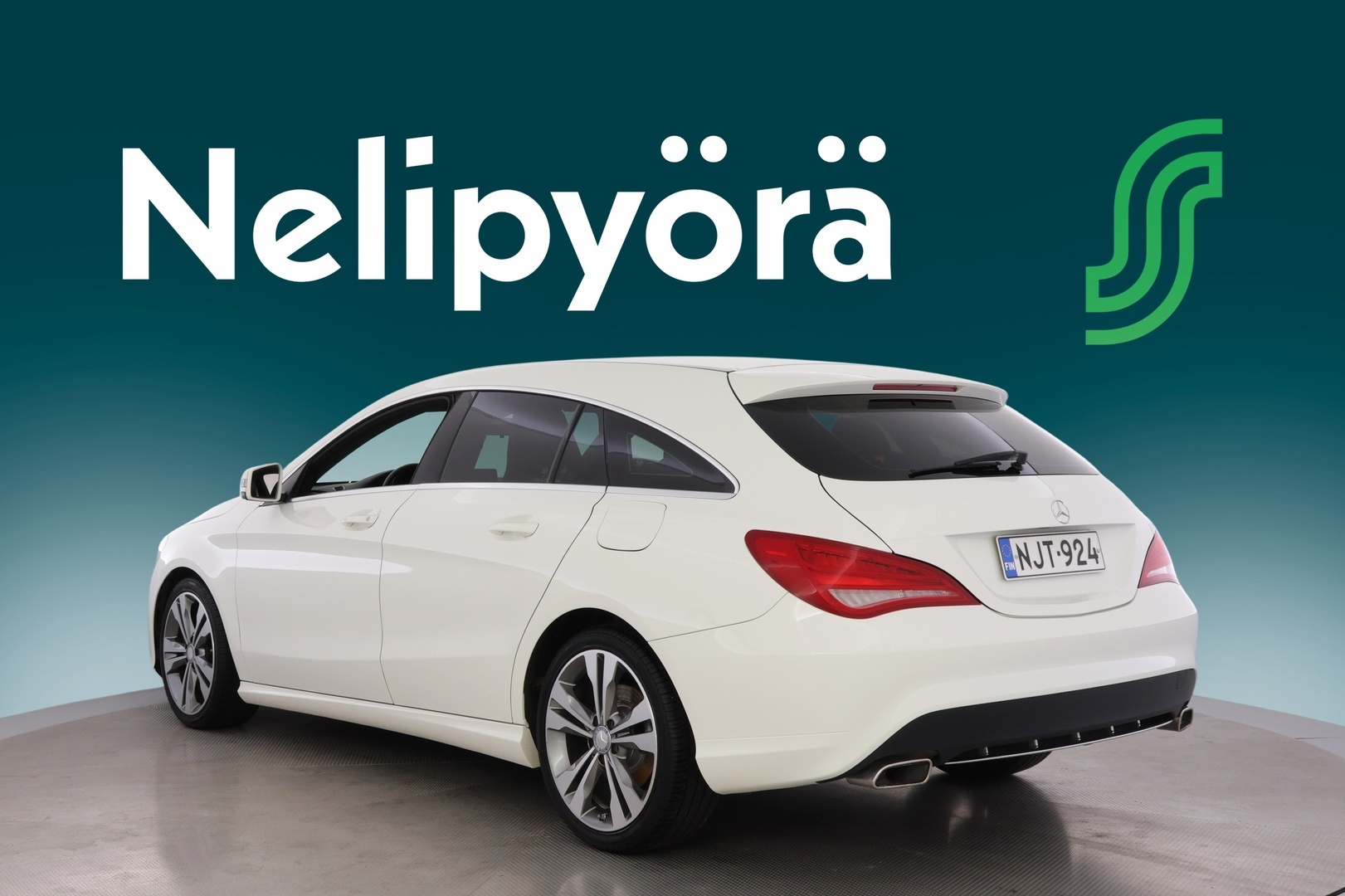 MERCEDES-BENZ CLA 8