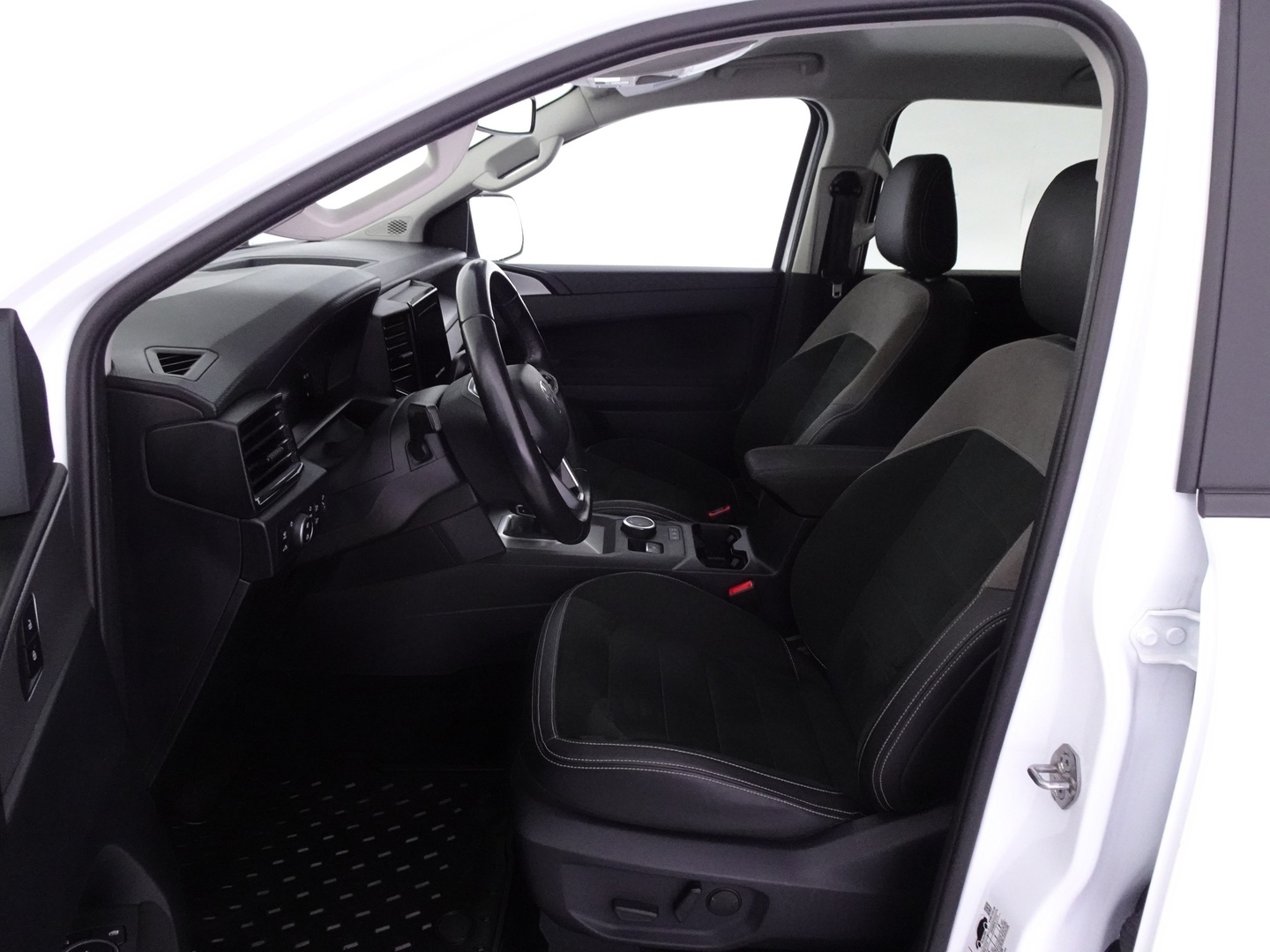 VOLKSWAGEN Amarok 11