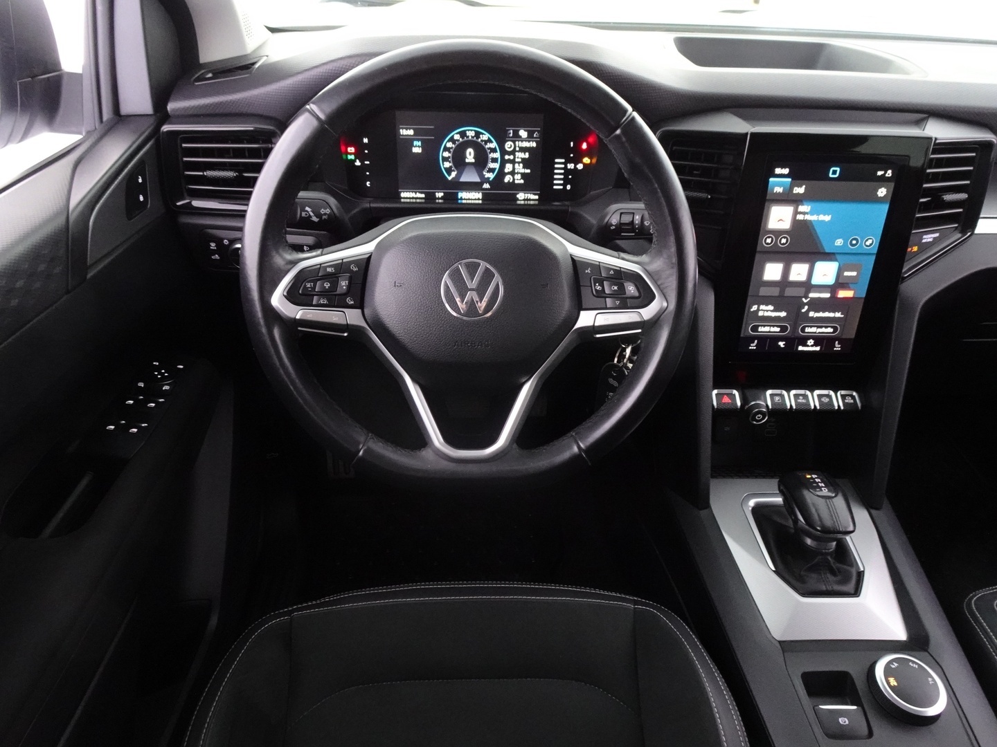 VOLKSWAGEN Amarok 15