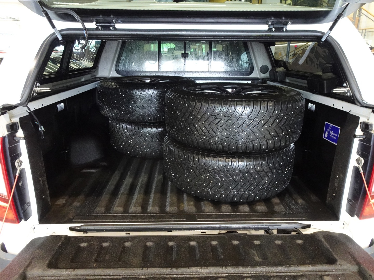 VOLKSWAGEN Amarok 25