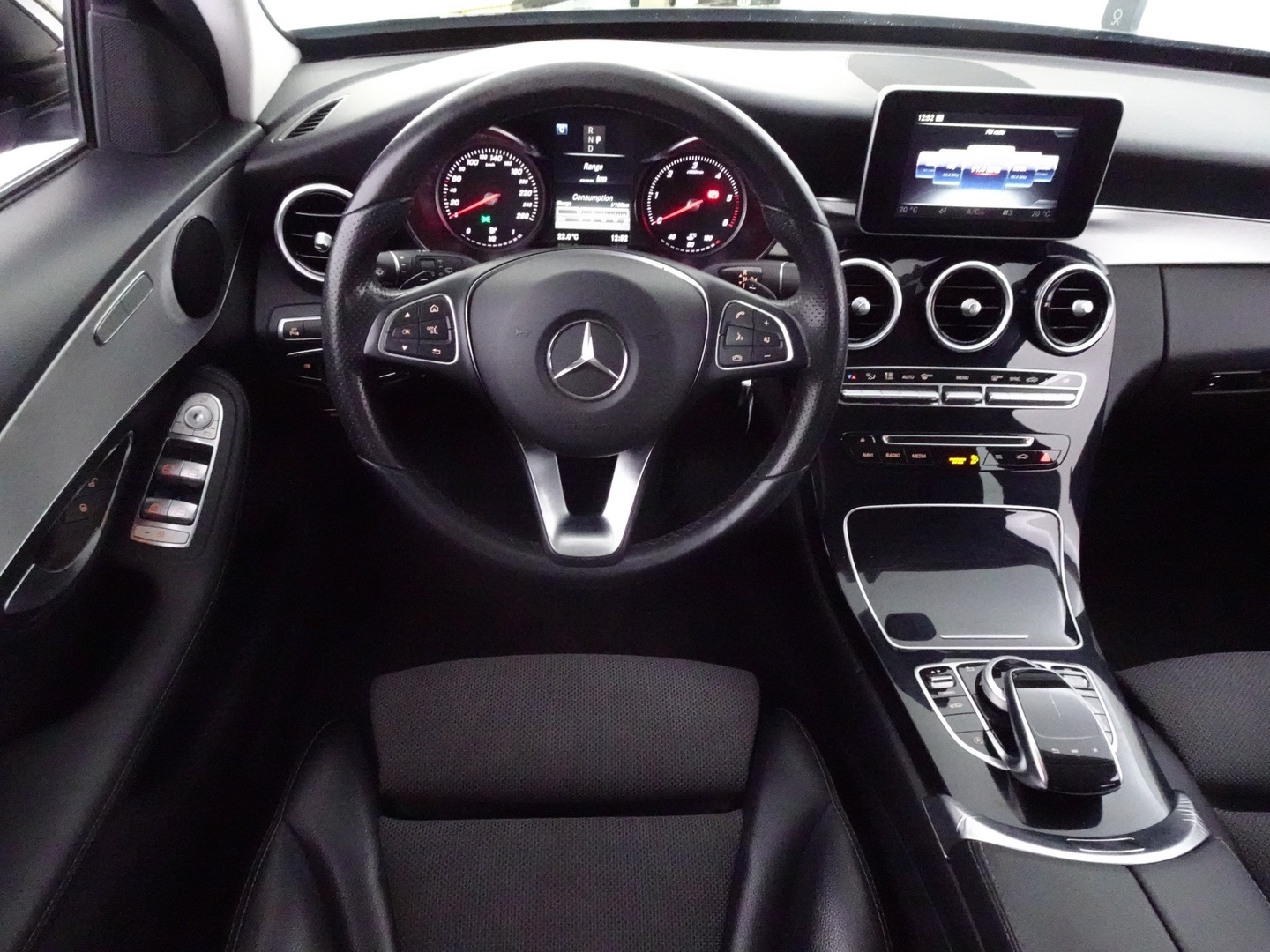 MERCEDES-BENZ C 2016