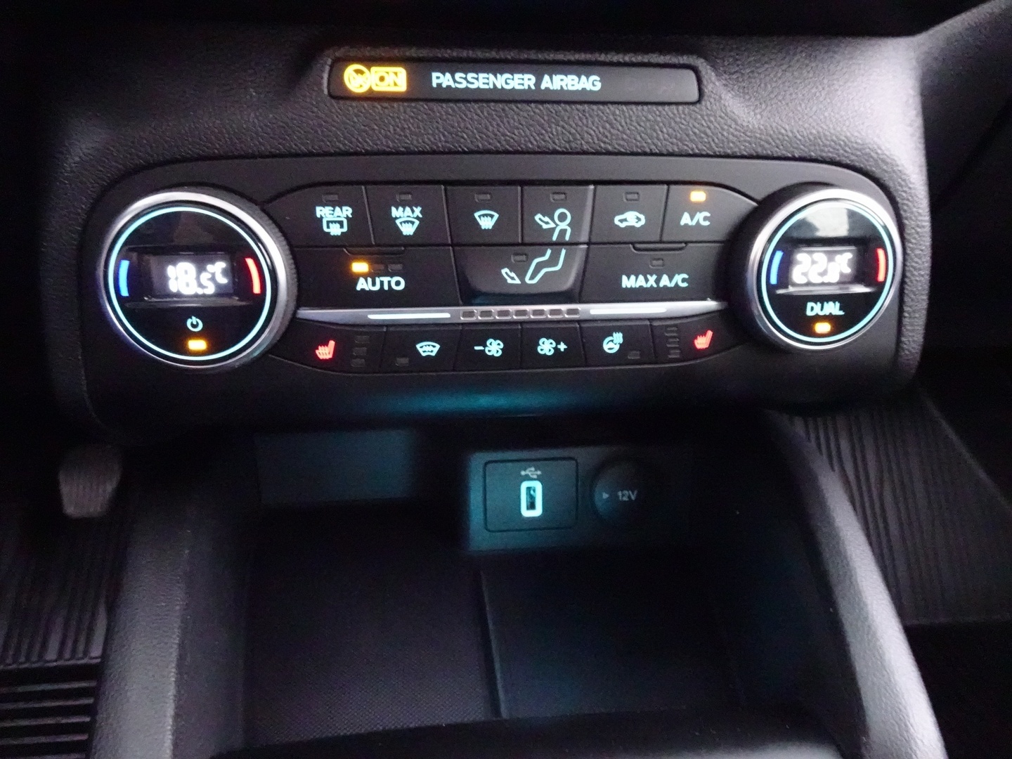 FORD Focus 19