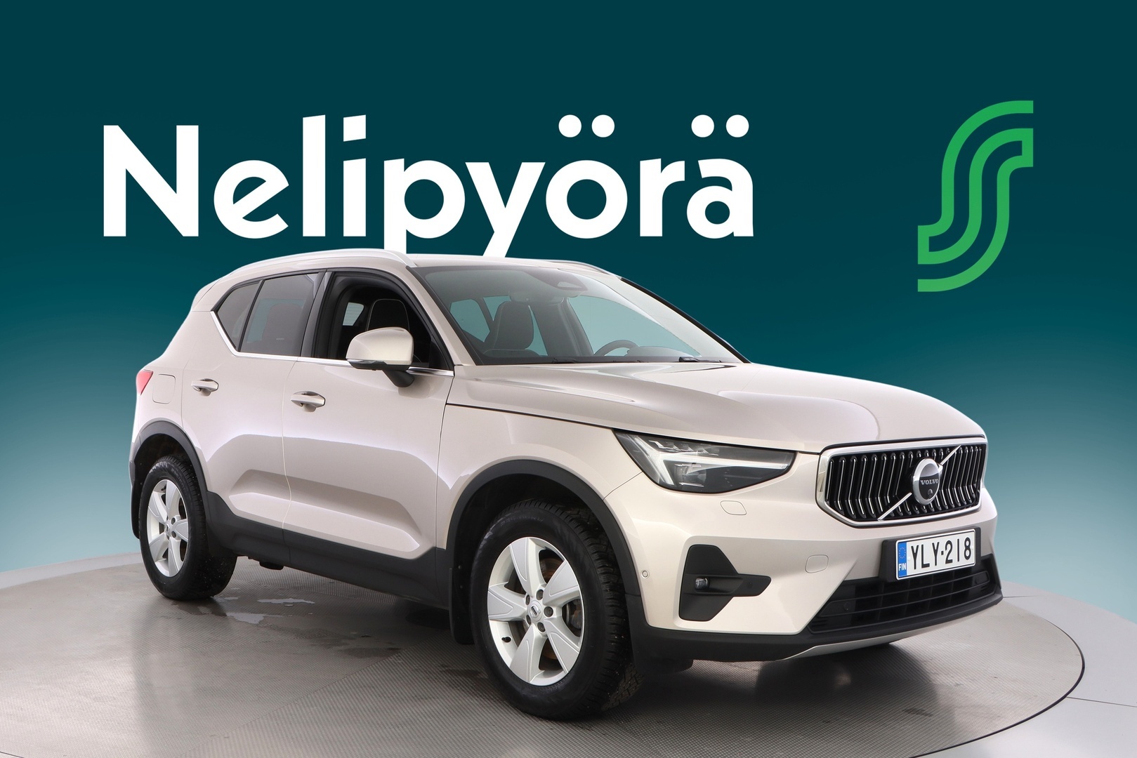 VOLVO XC40 2023
