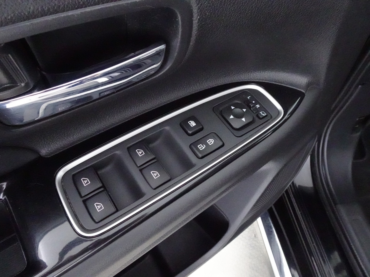 MITSUBISHI Outlander PHEV 2021