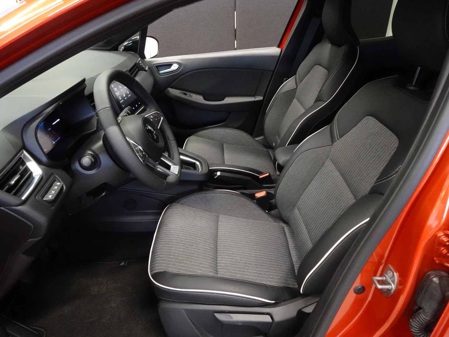 MITSUBISHI Colt 2025