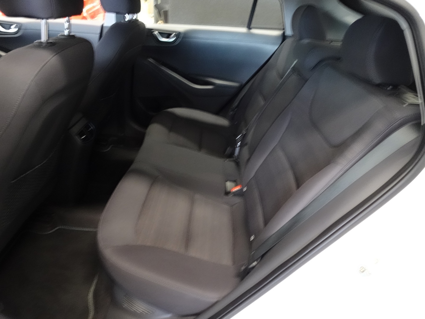 HYUNDAI IONIQ hybrid 23