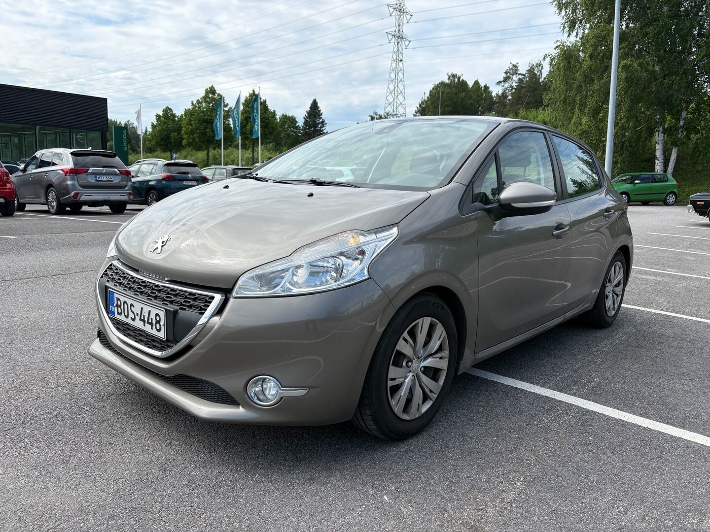 PEUGEOT 208 2012