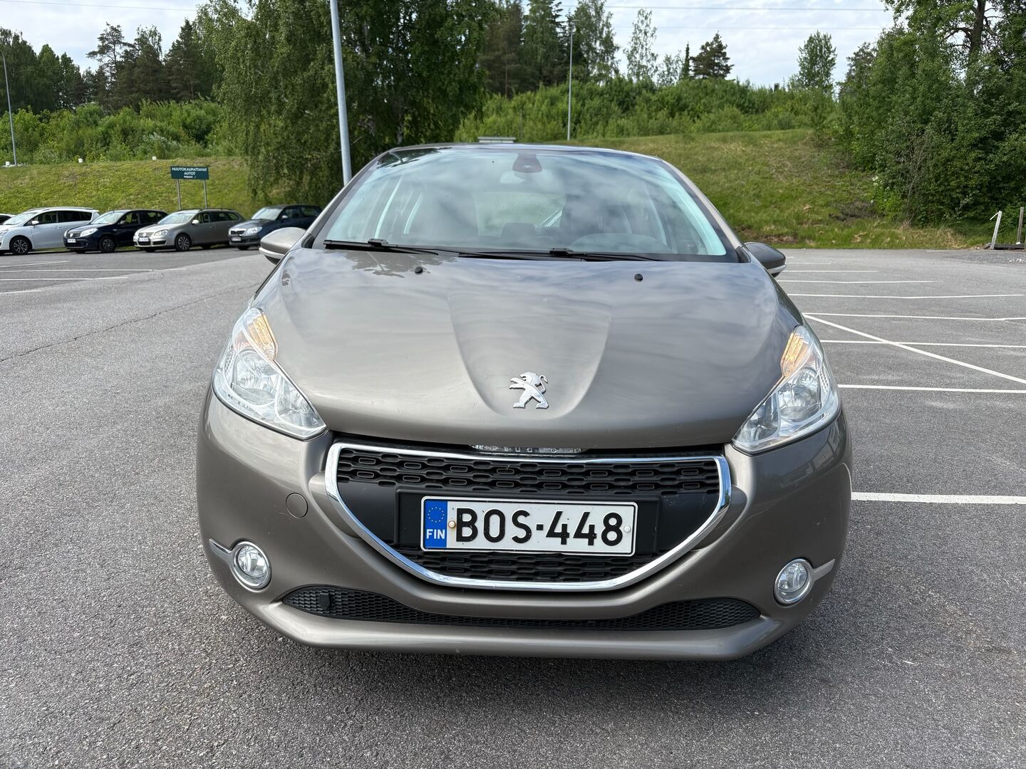 PEUGEOT 208 2012