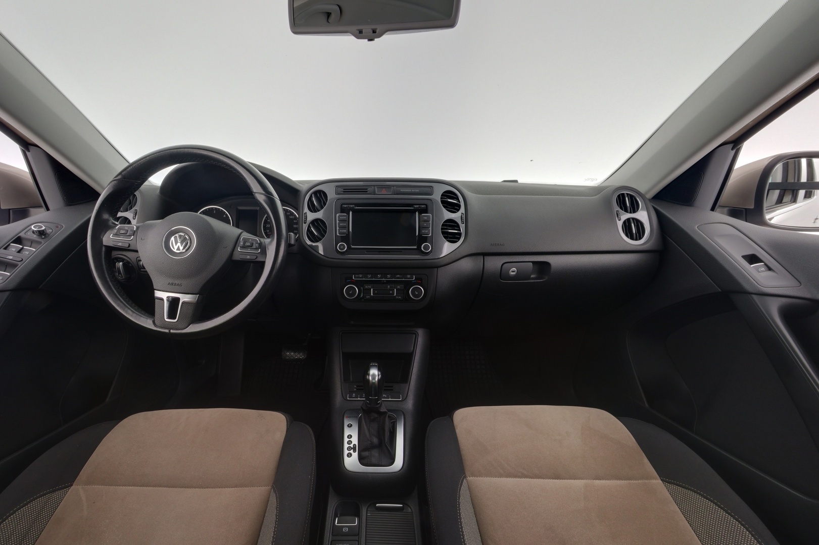 VOLKSWAGEN Tiguan 2011