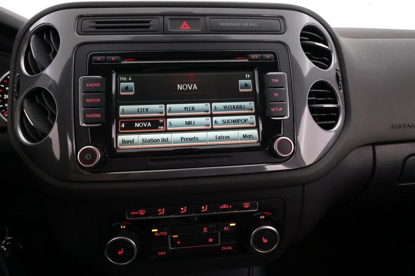 VOLKSWAGEN Tiguan 2011