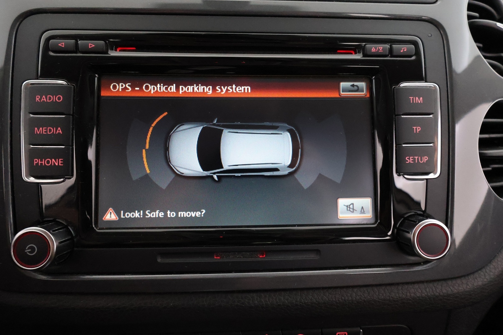 VOLKSWAGEN Tiguan 2011