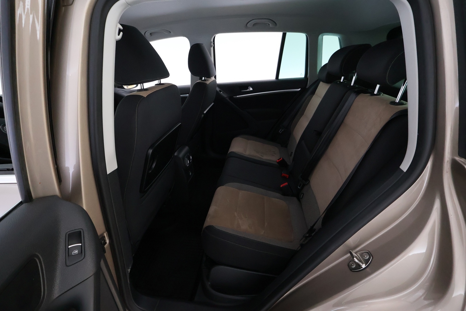 VOLKSWAGEN Tiguan 2011