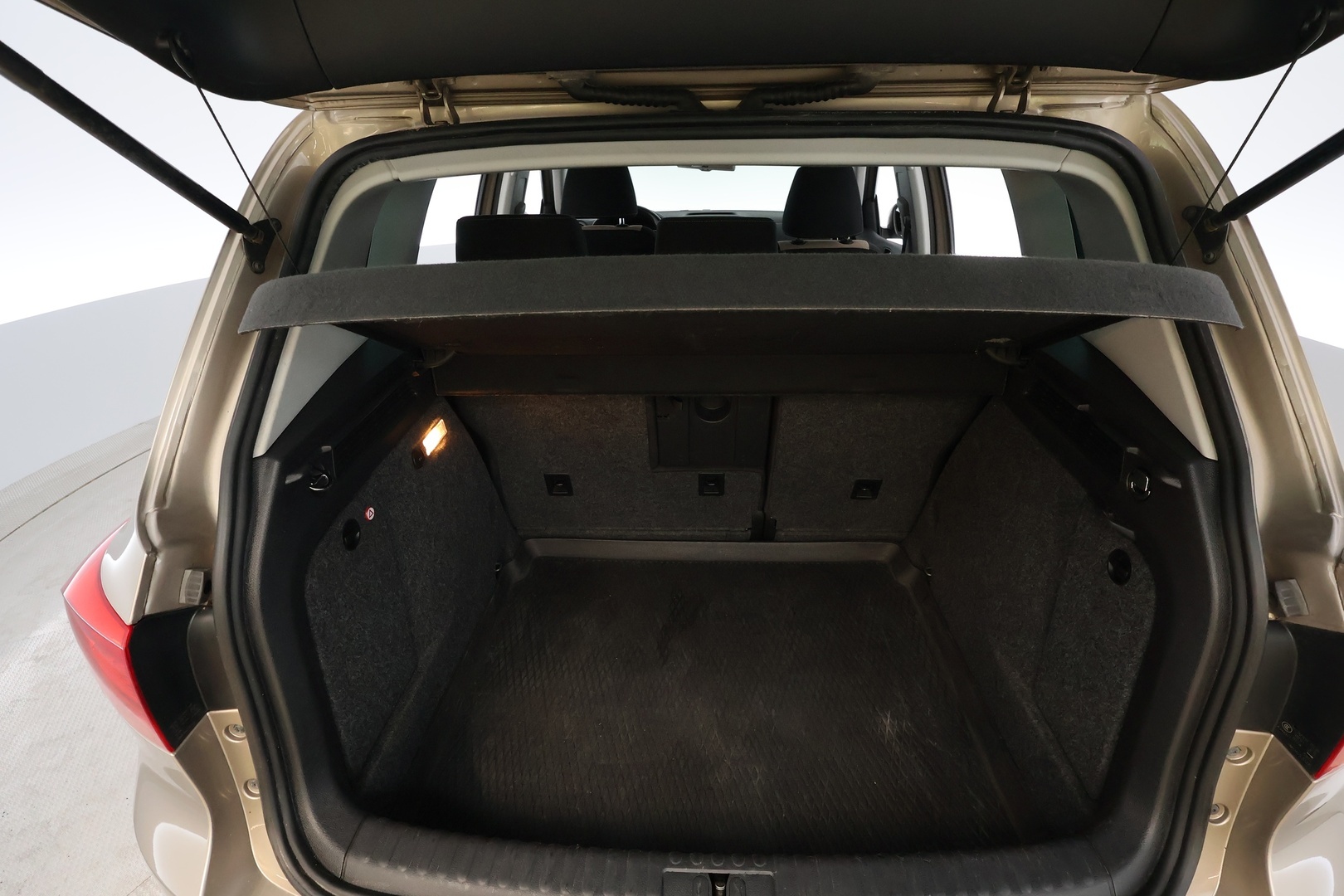 VOLKSWAGEN Tiguan 2011