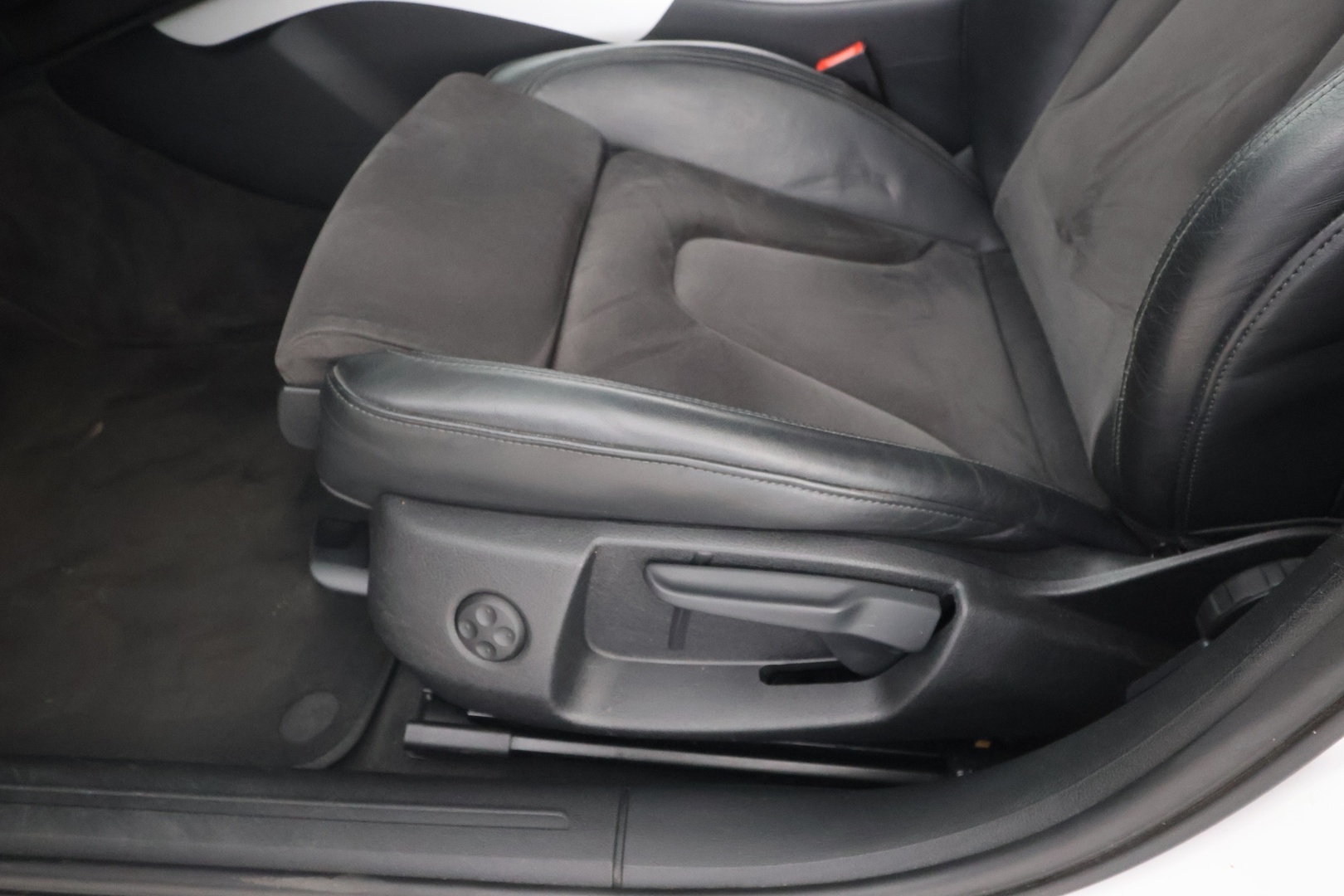 AUDI A4 2015
