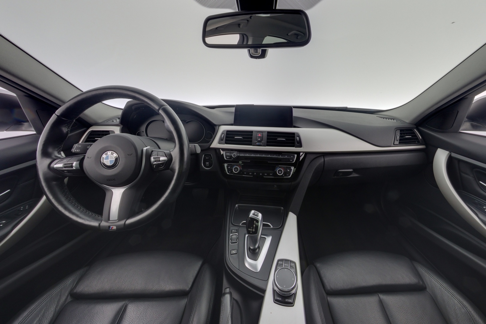 BMW 320 2019