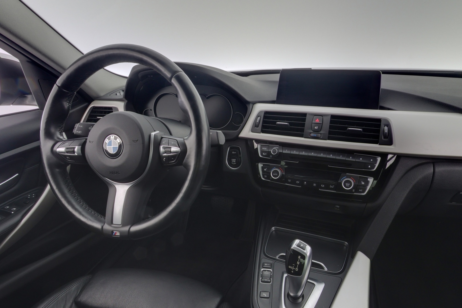 BMW 320 2019