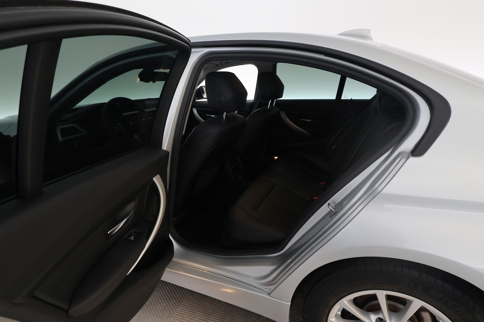 BMW 320 2019