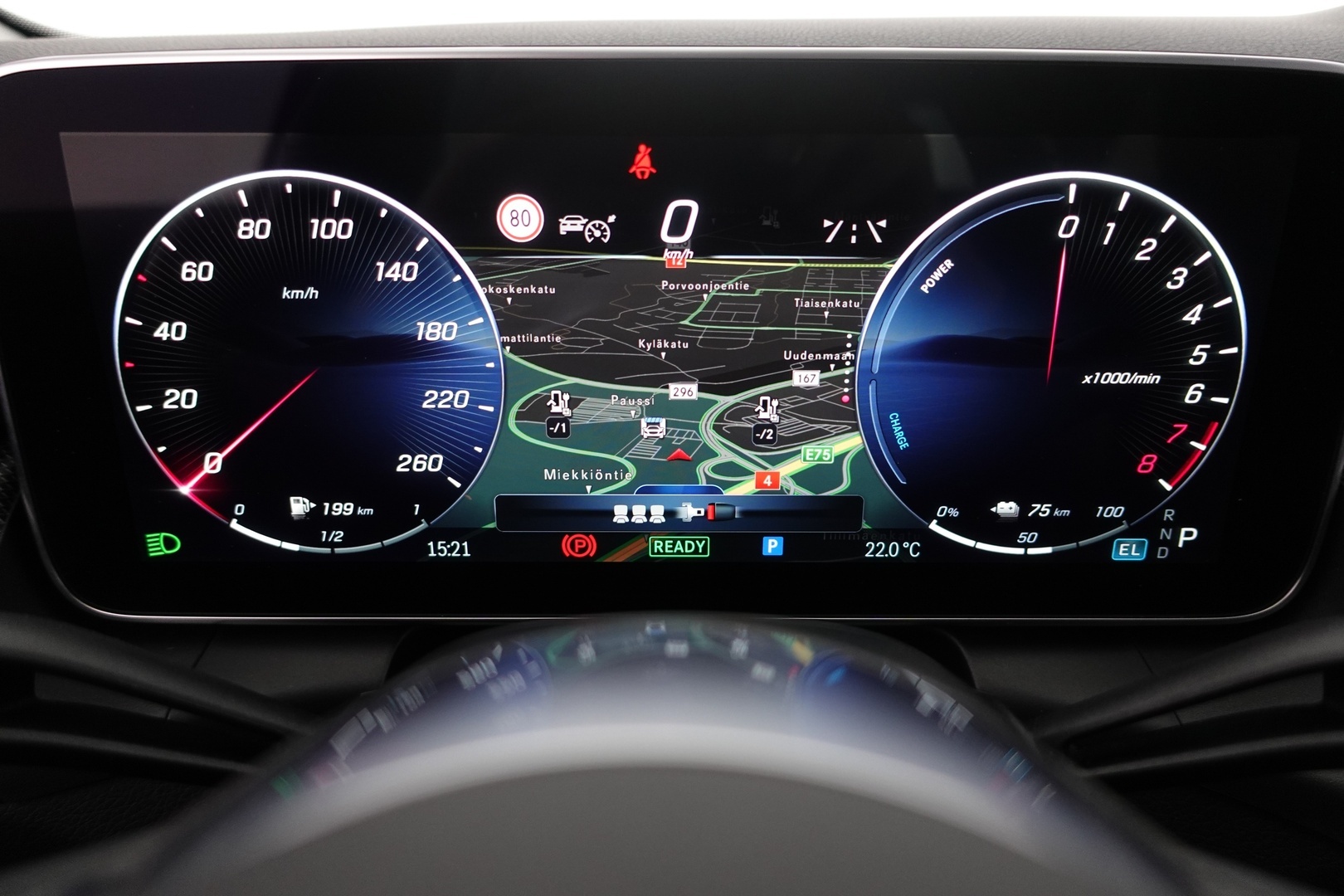 MERCEDES-BENZ GLC 2023