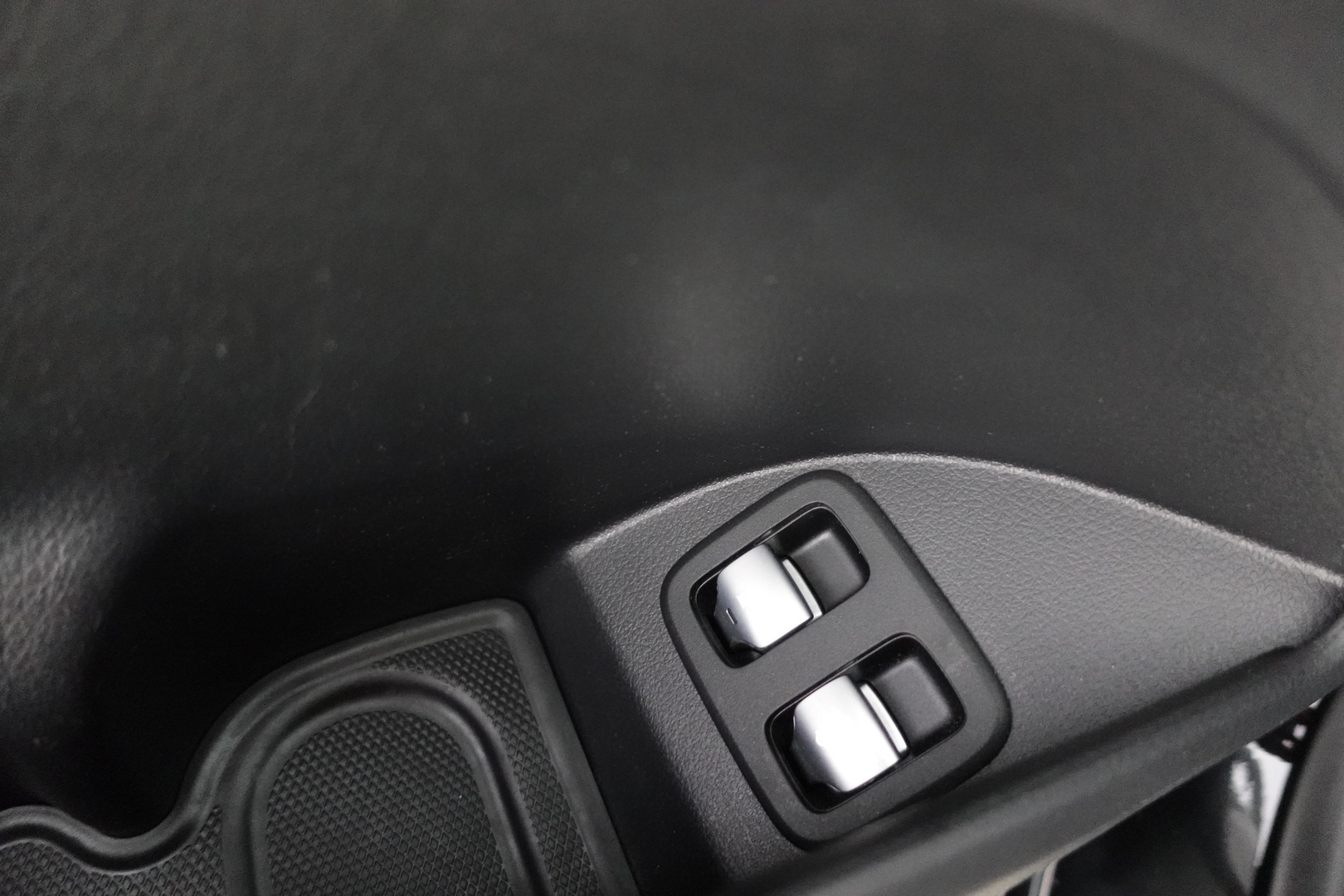 MERCEDES-BENZ GLC 2023